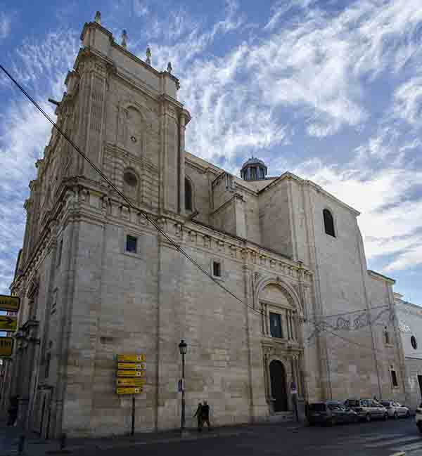 Granada 244 - iglesia del Perpetuo Socorro.jpg